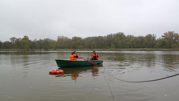 В Зеленокумске спасатели извлекли из реки Кумы тело 19-летнего парня
