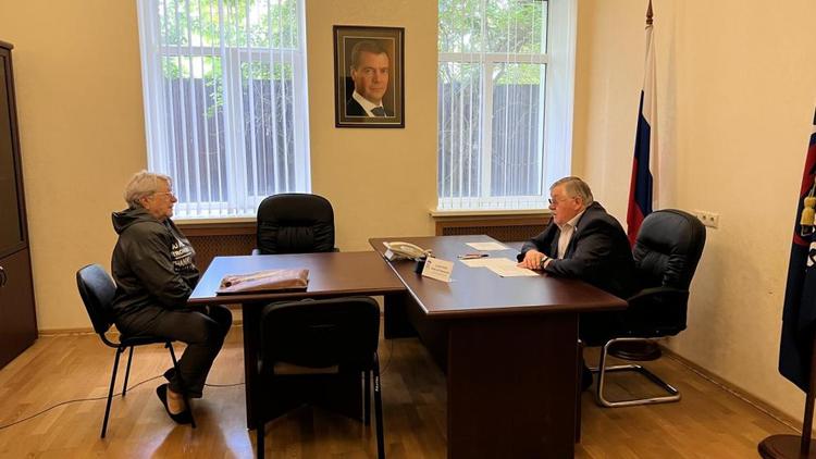 Президент нотариальной палаты Ставрополья провёл приём граждан