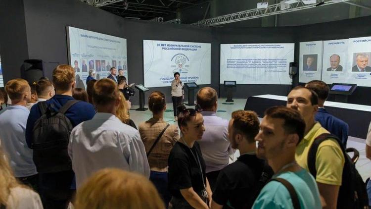 Выставка об избирательной системе РФ и края работает в Ставрополе
