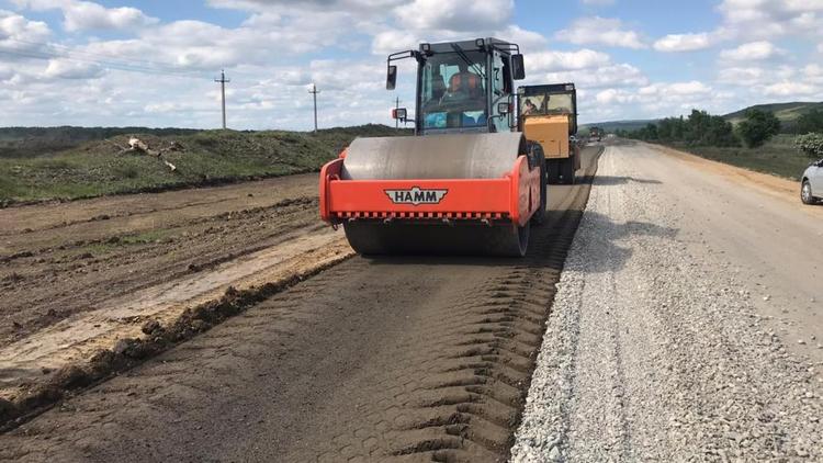 На Ставрополье отремонтируют более 2 километров дорог с использованием новых технологий