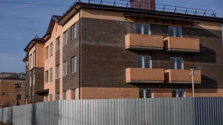 В Кировском округе возводится многоэтажка для переселения людей из аварийного жилья
