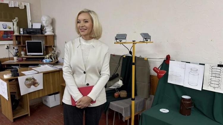 Ольга Казакова встретилась с коллективом Детской художественной школы в Минводах