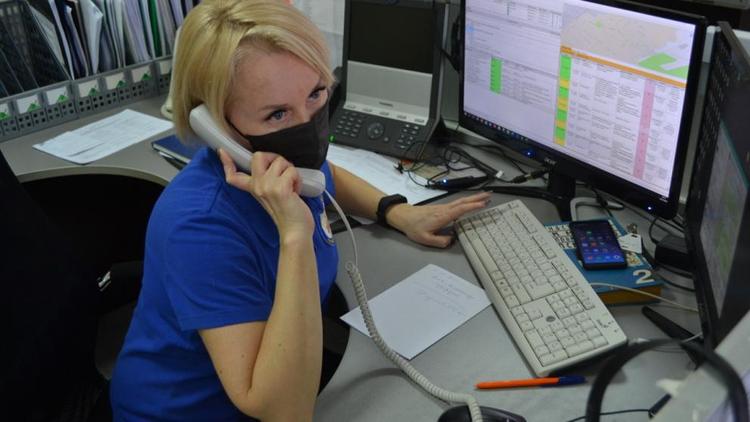 В Единой дежурной диспетчерской службе Ставрополя работают 52 женщины