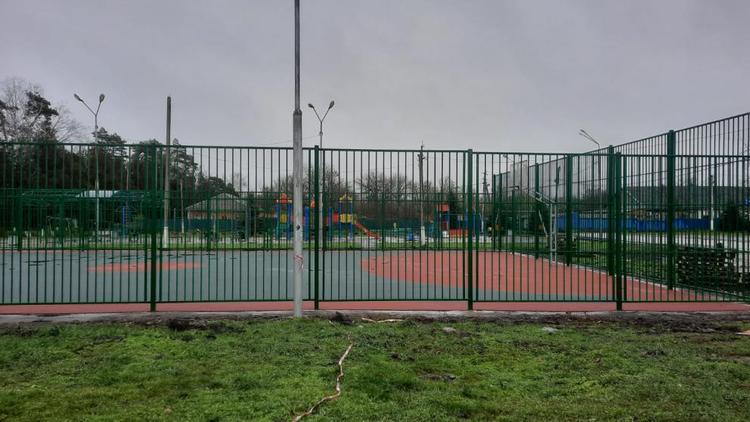 В посёлке Темижбекском завершили капремонт спортивной площадки