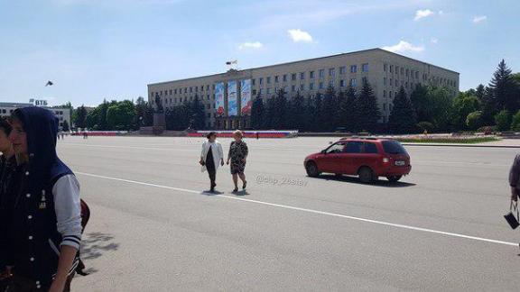 На площадь Ленина в Ставрополе выехала «Lada Kalina»