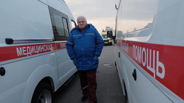 Владимир Владимиров поздравил работников скорой помощи с профессиональным праздником