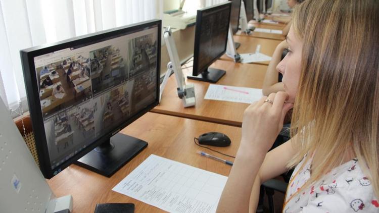 Ставропольские школьники получили онлайн-консультации в рамках ЕГЭ-подкаста 