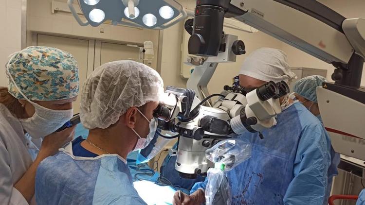 Ставропольские онкологи первыми в СКФО провели микрососудистую операцию