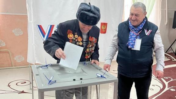 Ветеран Великой Отечественной войны проголосовал на выборах Президента в селе Алексеевском
