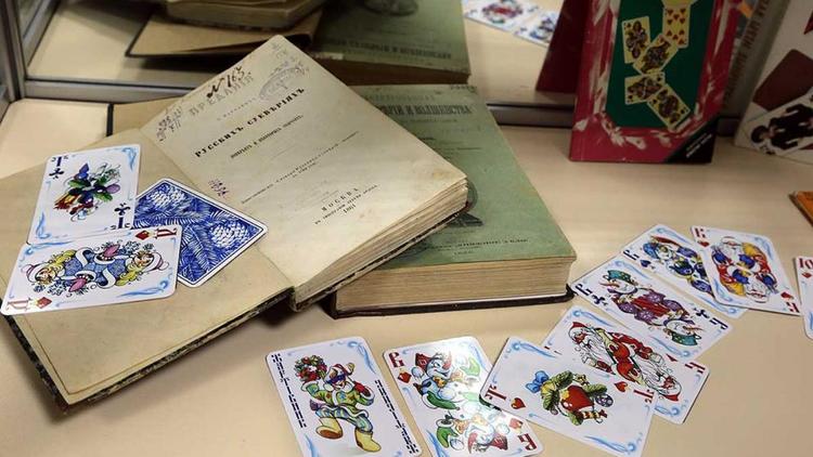 «Карточная игра в произведениях русских писателей» встречает гостей Лермонтовской библиотеки