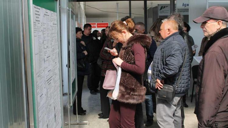 Единый день ярмарок вакансий помогает найти работу жителям Ставрополья