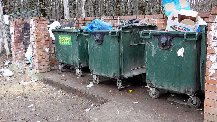Ставропольцы жалуются на «текущие» мусорные контейнеры