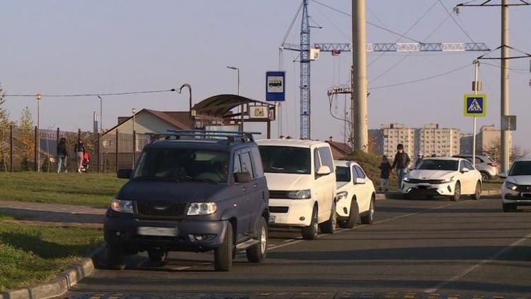 Контроль за парковкой у остановки 44-й школы в Ставрополе будет усилен