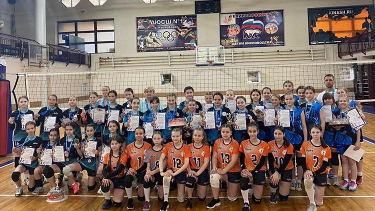 Краевой турнир по волейболу завершился победой кисловодчанок