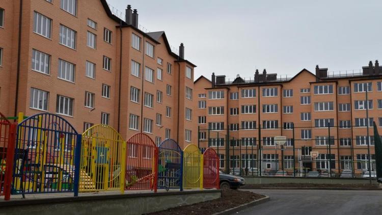33 воспитанника детских домов получили жильё в Ессентуках