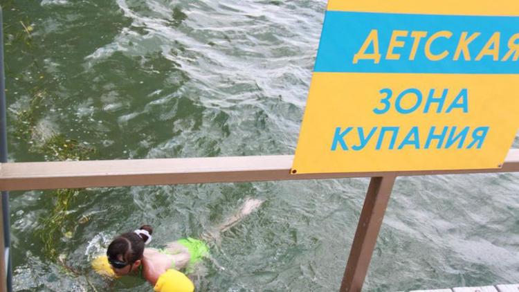 Трехлетняя девочка чуть не утонула по вине беспечных родителей в Георгиевске