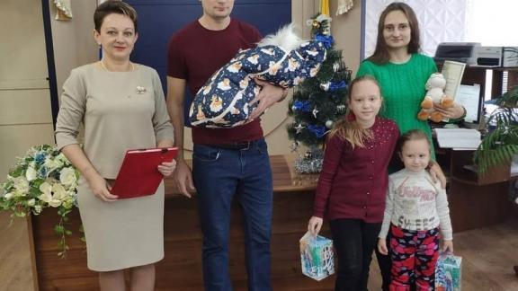 В Кировском округе Ставрополья на свет появился 700-й ребёнок в уходящем году