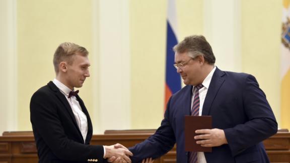 Губернатор Ставрополья вручил награды 90 студентам и 17 молодым учёным
