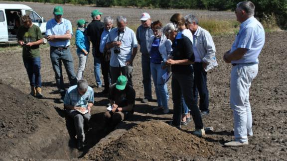 Ученые-почвоведы и агроэкологи из Швейцарии посетили Ставрополье