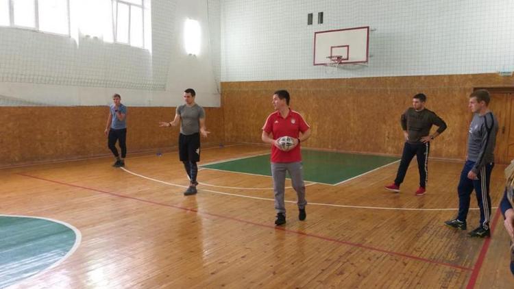 Особенности преподавания регби в Ставрополе освоил 21 учитель