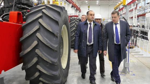 На Ставрополье начались поставки зерноуборочных комбайнов «Ростсельмаш»