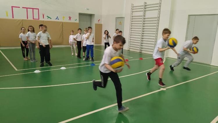 В школах Новоселицкого округа Ставрополья отремонтировали спортзалы
