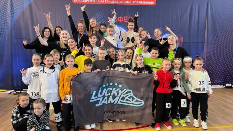 Юные ставропольские танцоры завоевали более 30 наград на российском рейтинговом турнире «Сфера 2022»