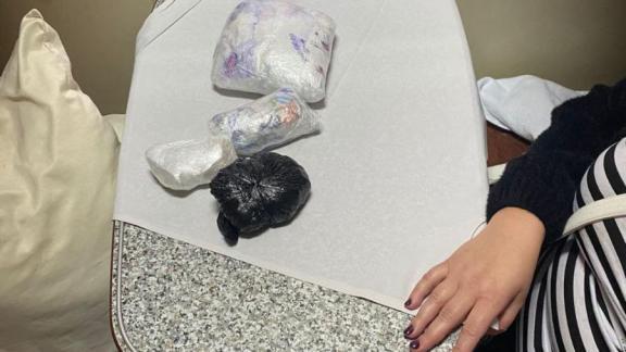 Жительницу Ессентуков подозревают в распространении крупной партии наркотиков