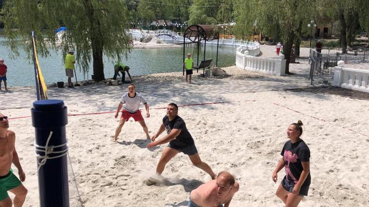 В Железноводске провели первый турнир по пляжному волейболу