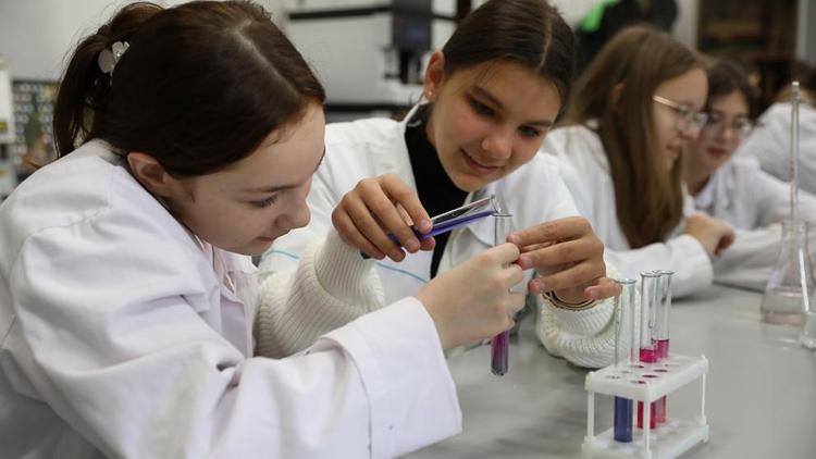 Погружение в мир молодёжной науки: фестиваль «Nauka 0+» стартовал в СКФУ