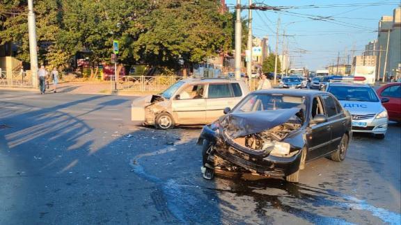 В Ставрополе в столкновении двух автомобилей пострадали три человека
