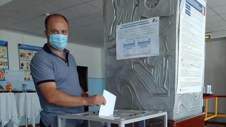 Директор школы № 50 Ставрополя: Я голосовал за стабильное развитие страны