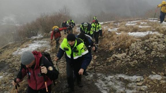 Спасатели из Ставрополя покорили вершину Бештау