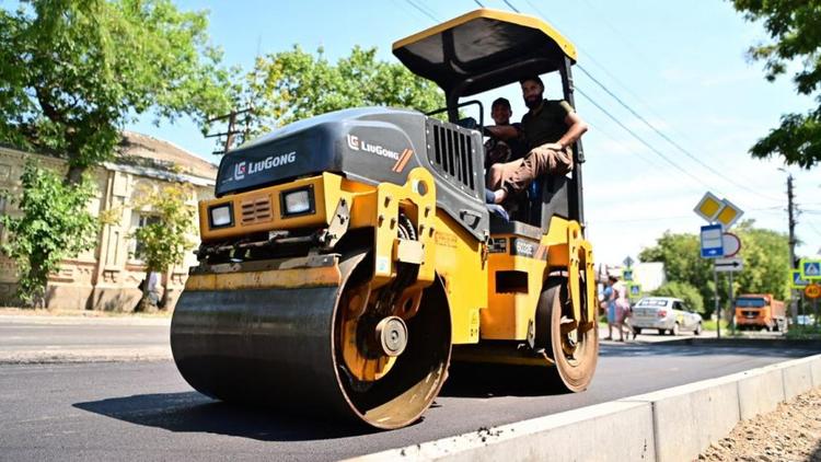 В Буденновске на Ставрополье завершается ремонт дороги по улице Советской