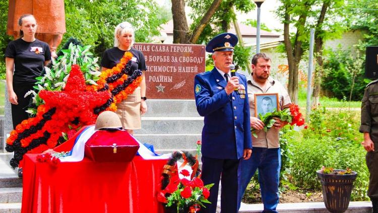 На Ставрополье с почестями захоронили останки красноармейца