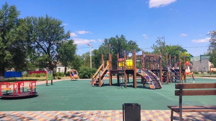 В посёлке Будённовского округа Ставрополья появилась детская площадка