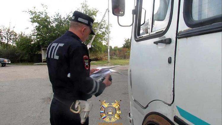 Более тысячи нарушений в сфере пассажирских перевозок зафиксировали инспекторы ГИБДД