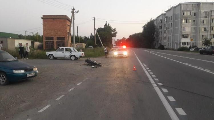 На Ставрополье мотоциклист из Воронежа получил травмы в столкновении с легковушкой