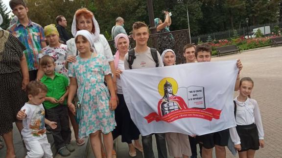 В Ставрополе молодёжь провела акцию «Александро-Невская ленточка»