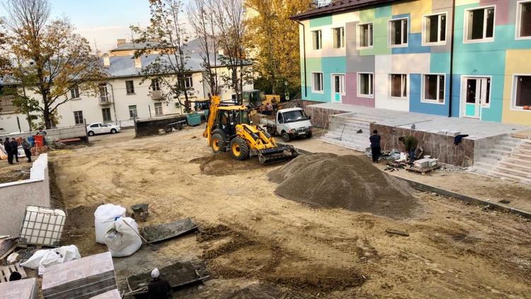 Строительство нового ясельного корпуса детсада завершается в Кисловодске