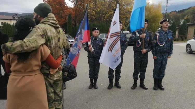 Мобилизованных жителей Кисловодска проводили на боевое слаживание