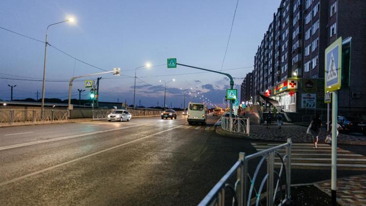 В Ставрополе заработал новый светофор на улице 45-я Параллель