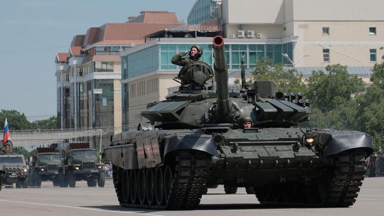 Парад Победы проходит в Ставрополе