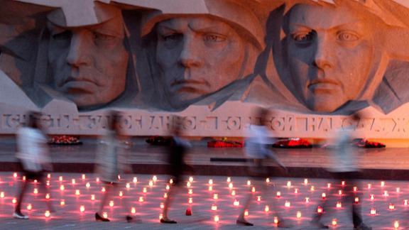 Огни памяти о выпускниках 1941 года зажгли в Ставрополе