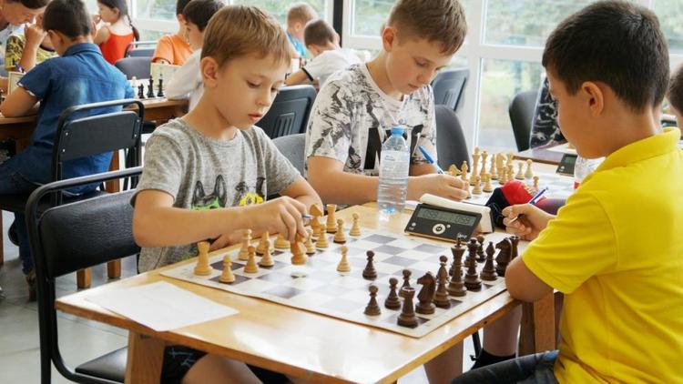 В Невинномысске проходит традиционный шахматный фестиваль