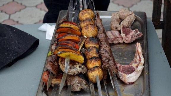 Фестиваль «Мясо на Кавказе» провели в Приэльбрусье на поляне Азау