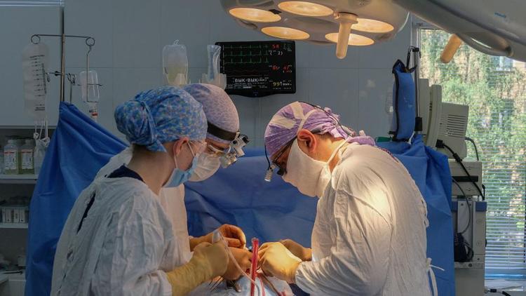 Пятигорске врачи удалили у пациентки поразившую треть мозга опухоль