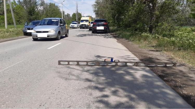 В Будённовске из-за нарушения правил обгона водитель легковушки попал в аварию