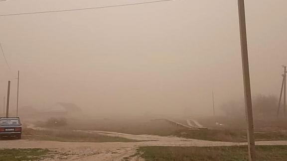 Движение транспорта временно ограничено в Будённовском и Левокумском округах из-за пылевой бури