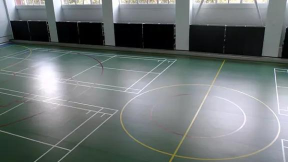 В школе Светлограда на Ставрополье продолжается строительство спортзала